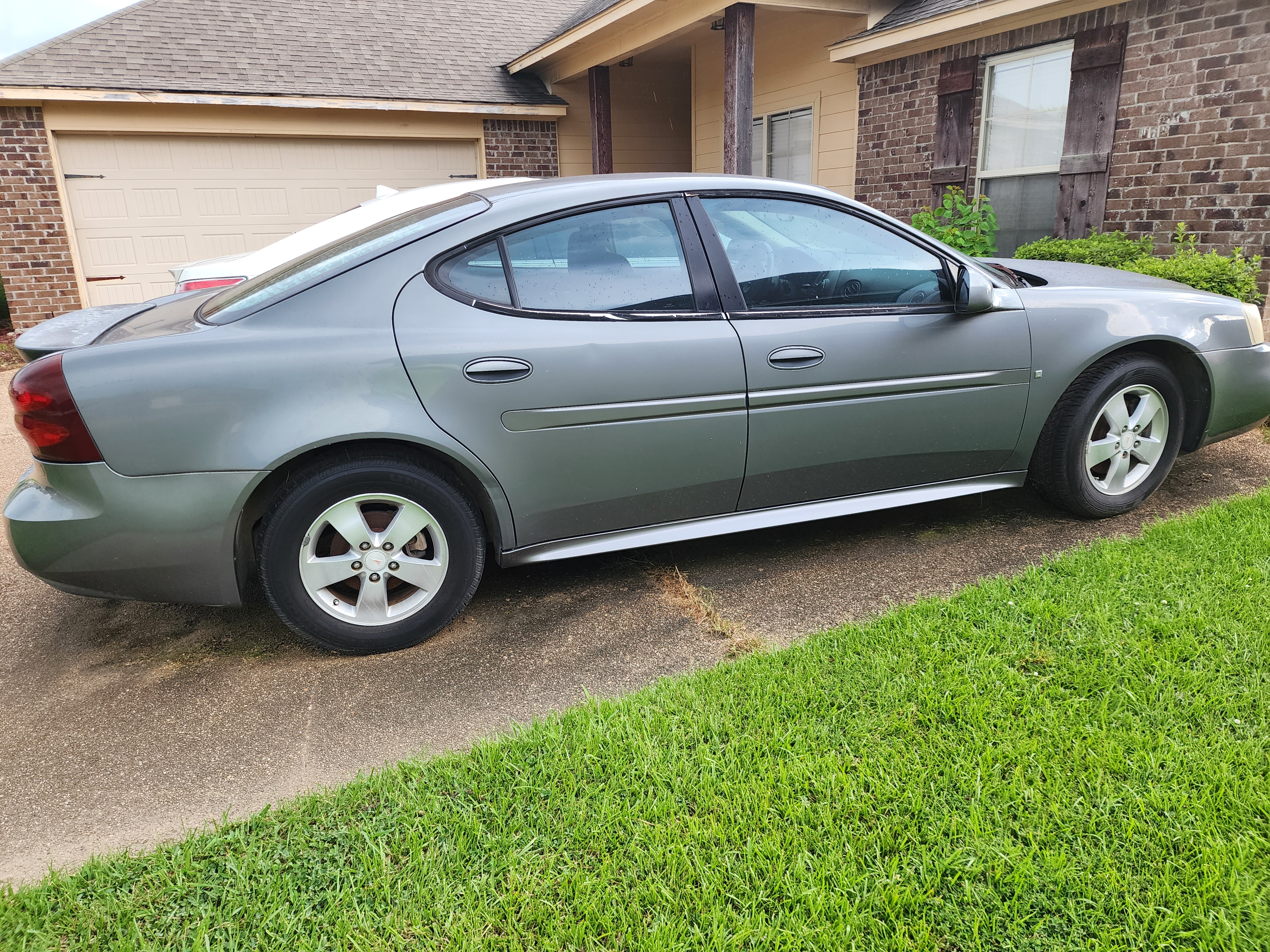 Pontiac Grand Prix bought by GET MONEY 4 JUNK CARS in Byram, MS